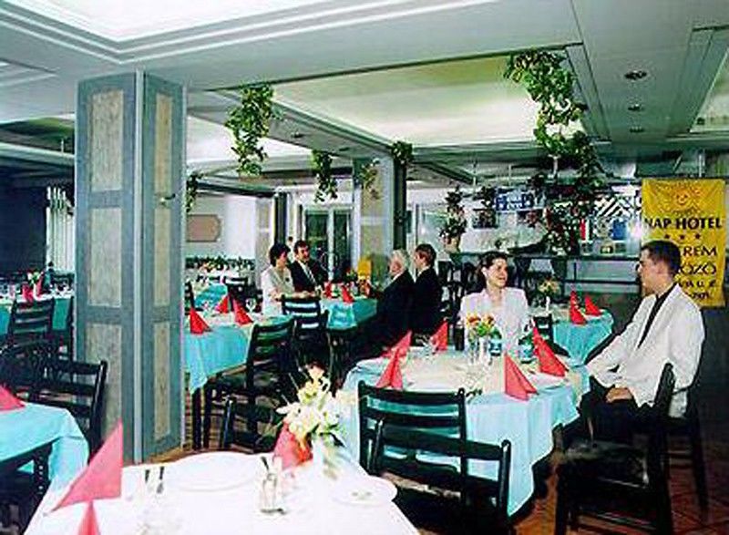 Hotel Nap Будапеща Ресторант снимка